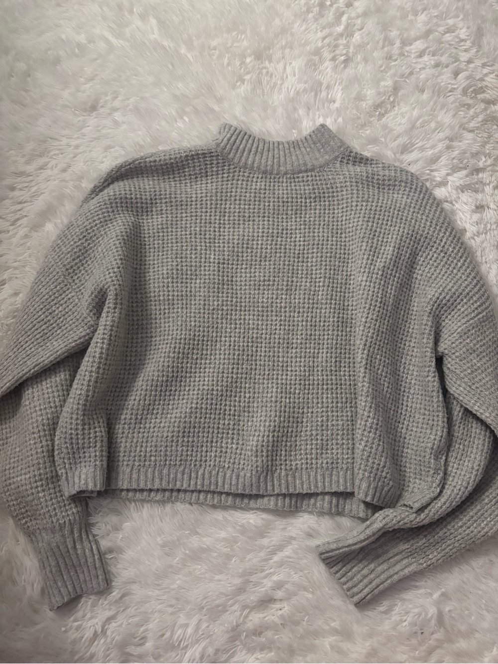 Hollister Light Gray Waffle Knit Cropped Turtleneck Sweater - Picture 1 of 3